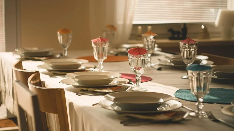 Odkryj wyjątkową elegancję w Twoim domu dzięki ekskluzywnym obrusom premium